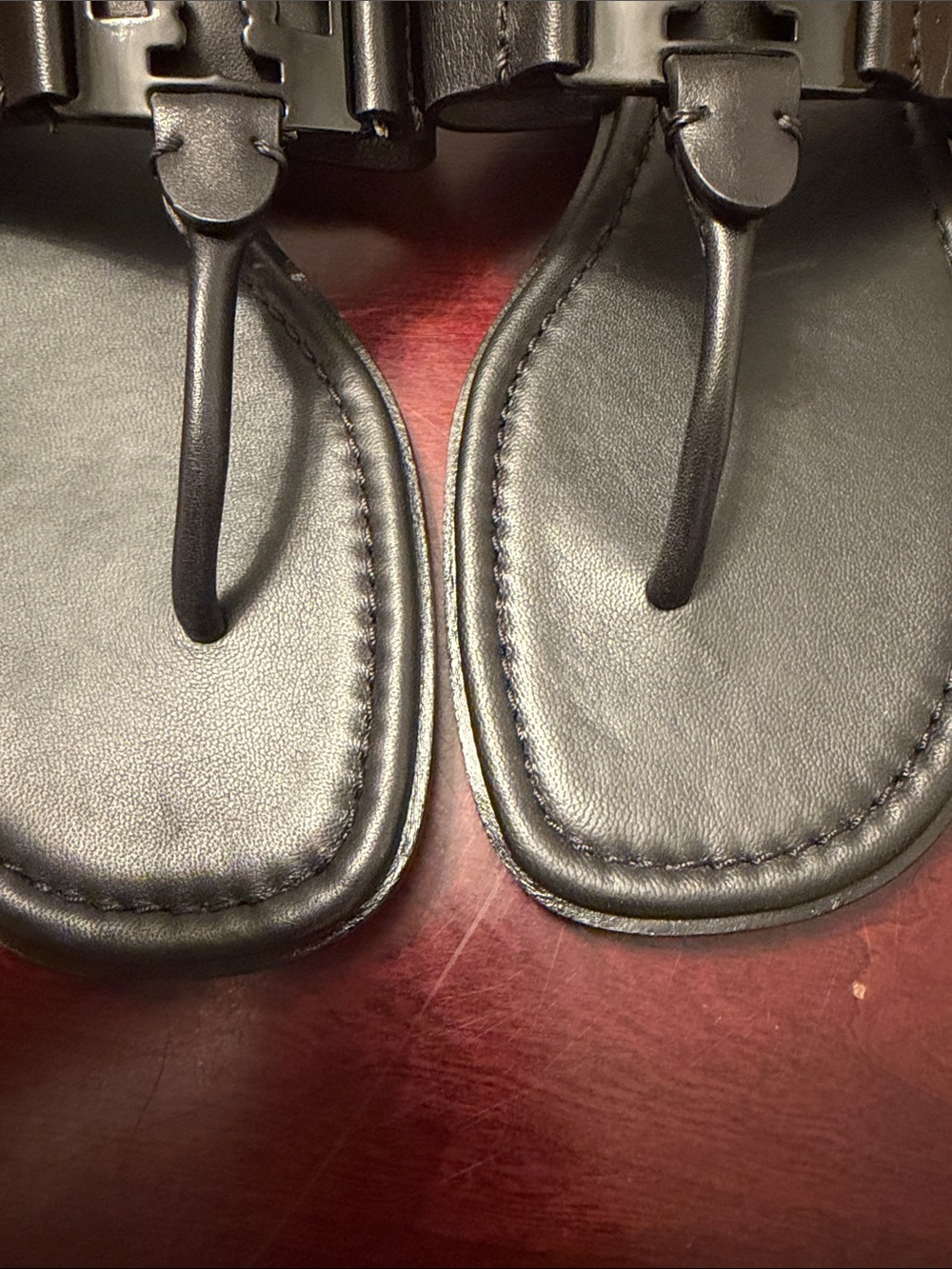 Tory Burch Black Leather Logo Thong Sandals - Picture 4 of 11